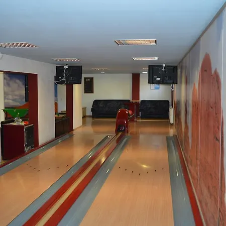 Vivaron Penzion & Bowling Roznava